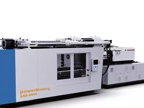 Two plate injection molding machine